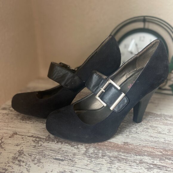 Fergalicious Celeste Black Suede Cone Heel 7.5 - Picture 3 of 6